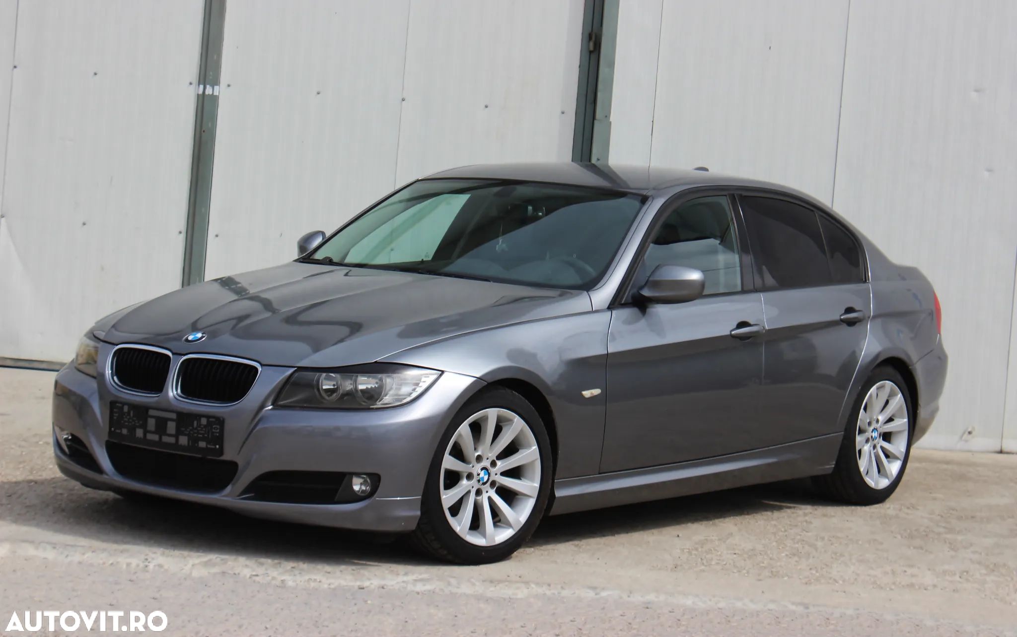 BMW Seria 3 320i - 1
