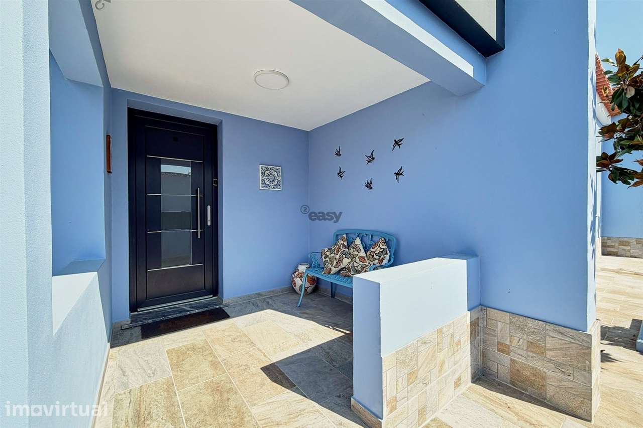 Elegância Contemporânea: Moradia T5 com Piscina e Garagem em Alvalade - Grande imagem: 4/60
