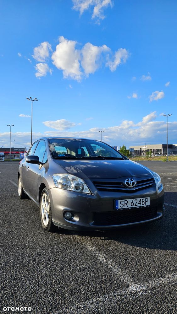 Toyota Auris 1.6 Premium - 2