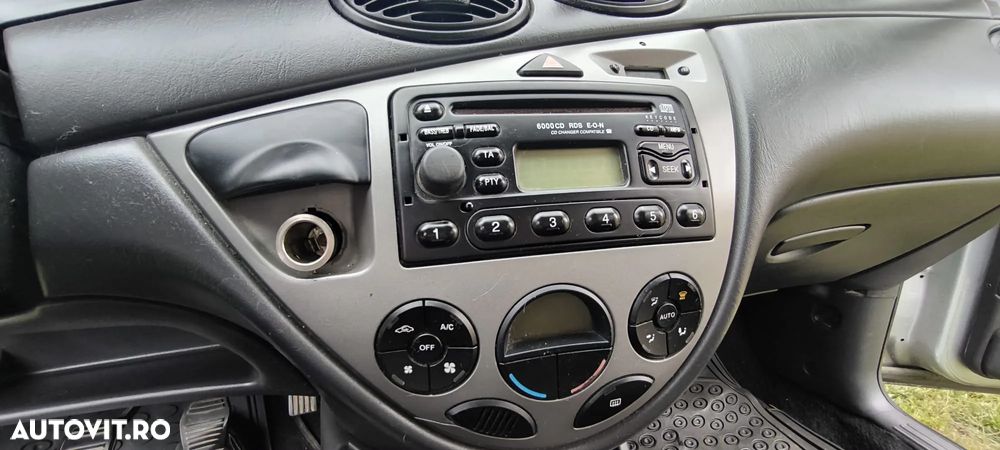 Ford Focus 1.6i 16V - 4