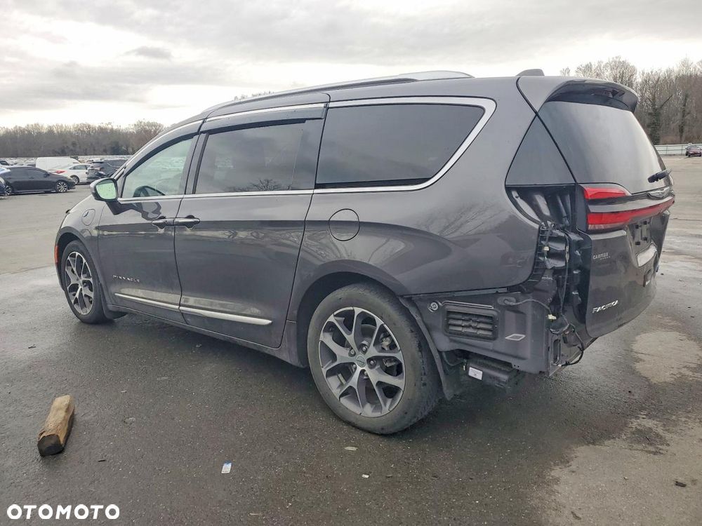 Chrysler Pacifica - 3