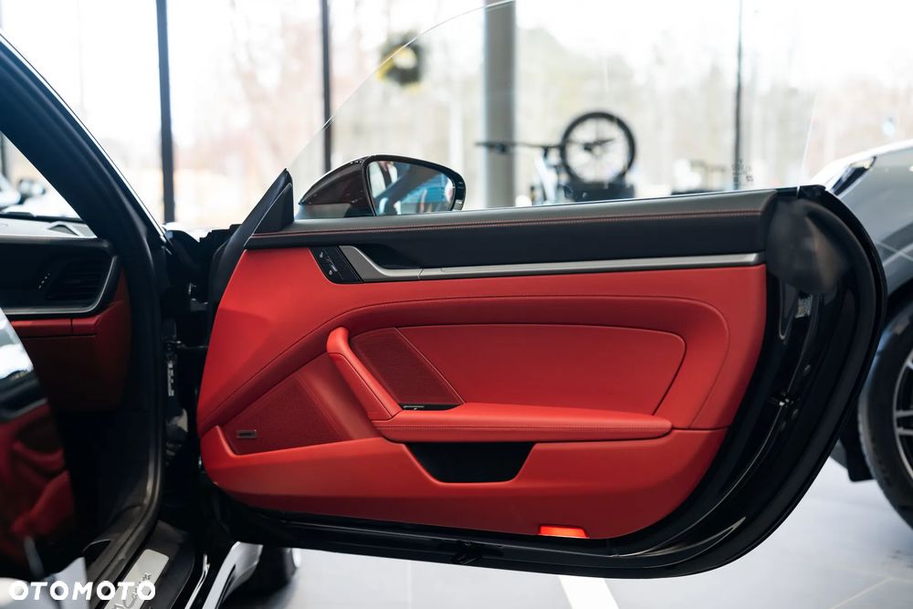 Porsche 911 Carrera - 22