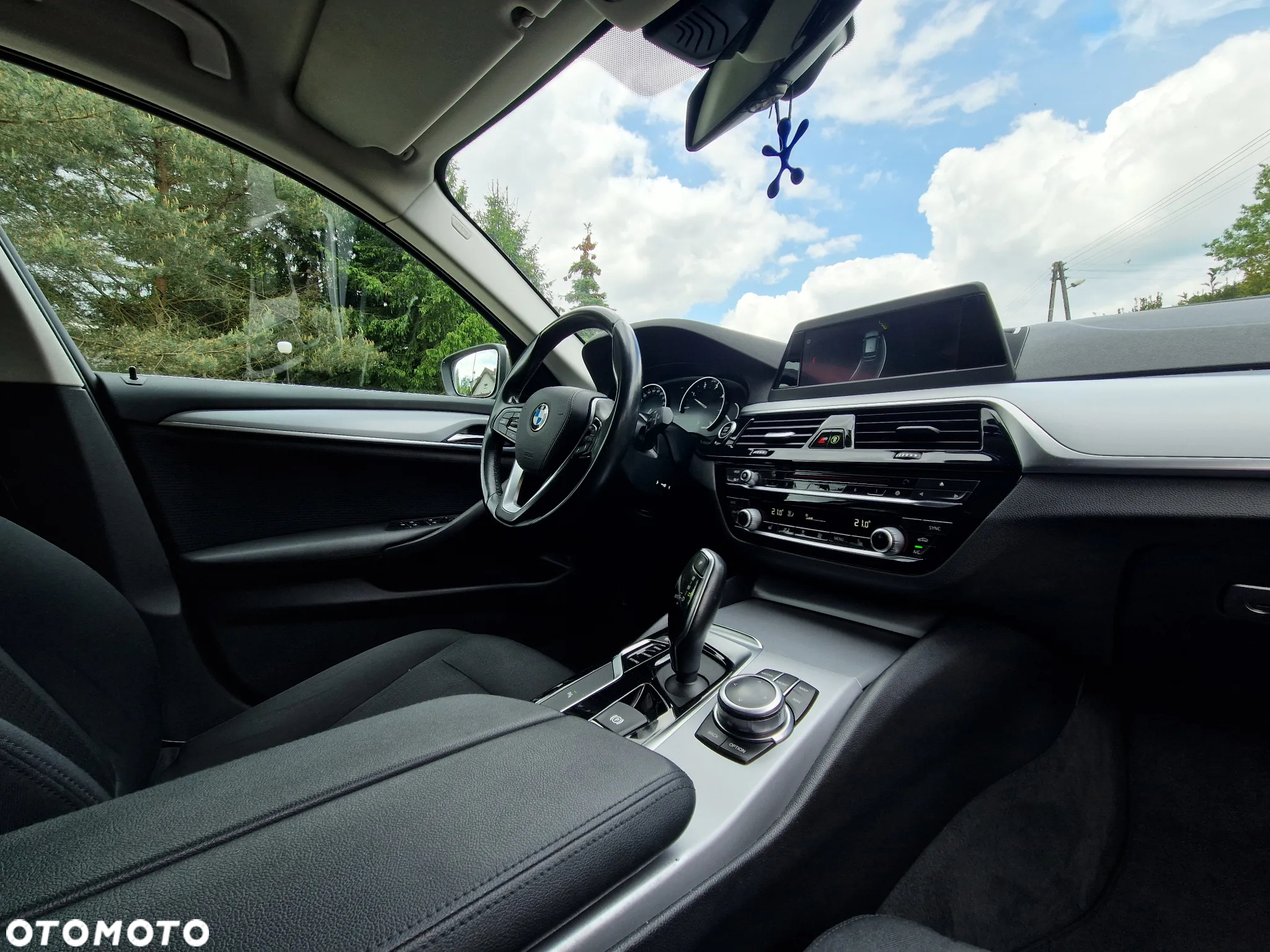 BMW Seria 5 520d xDrive Touring - 8
