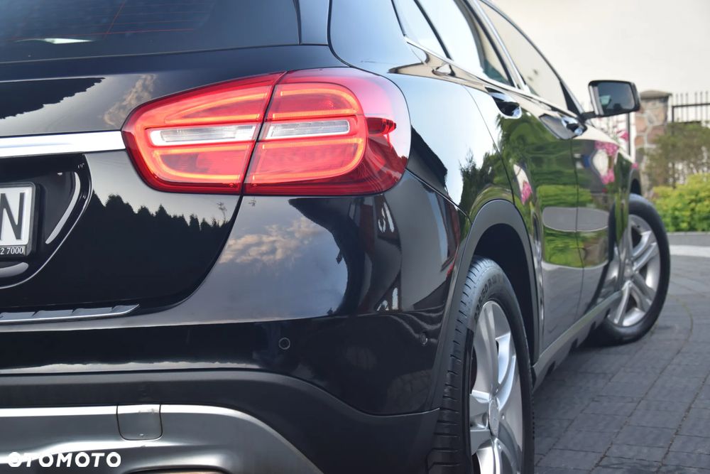 Mercedes-Benz GLA 200 7G-DCT Urban - 20