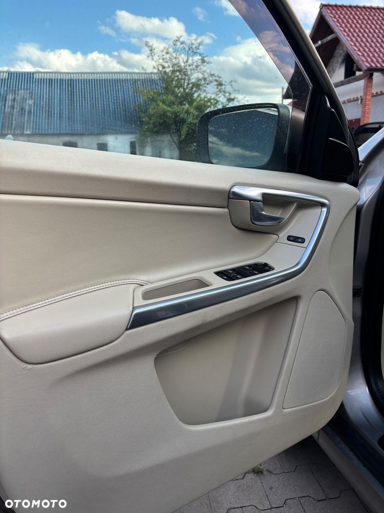Volvo XC 60 B5 B AWD Essential - 21