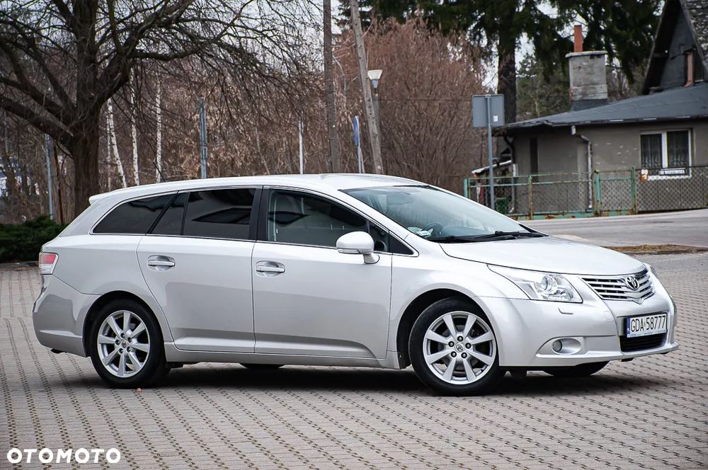 Toyota Avensis 2.0 D-4D Luna - 4