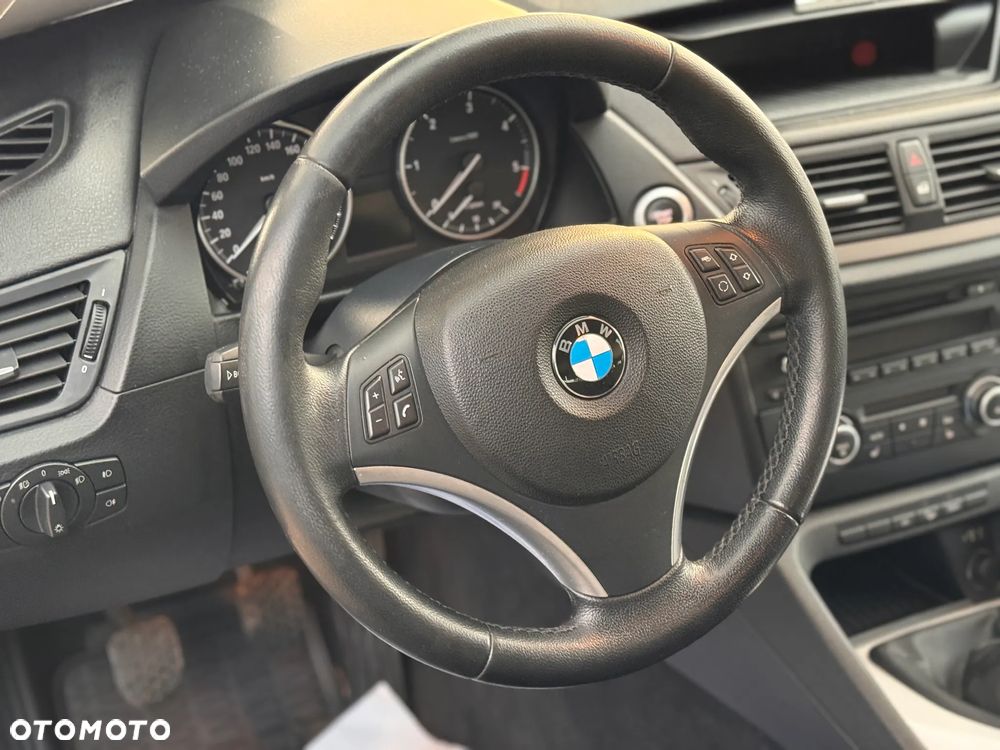 BMW X1 xDrive18d Sport Line - 13