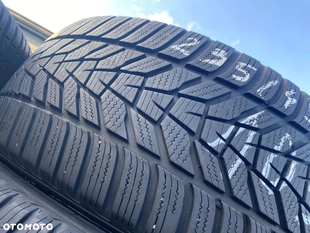 235/45r18 Hankook Winter Evo 3_6,5mm_2szt_(103) - 3