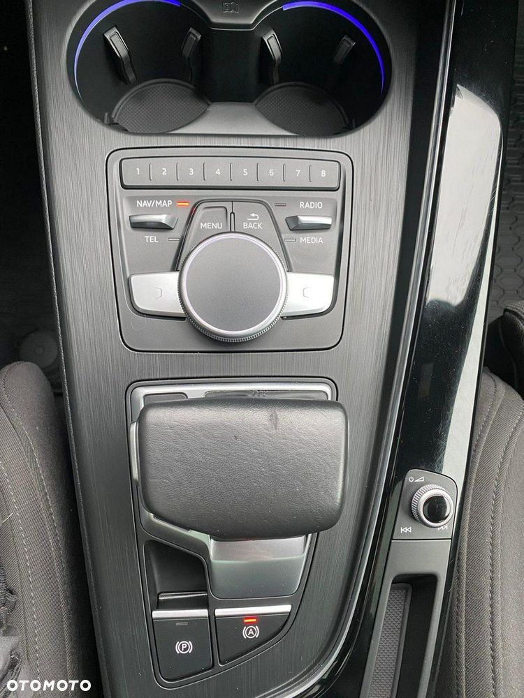 Audi A4 Allroad - 16