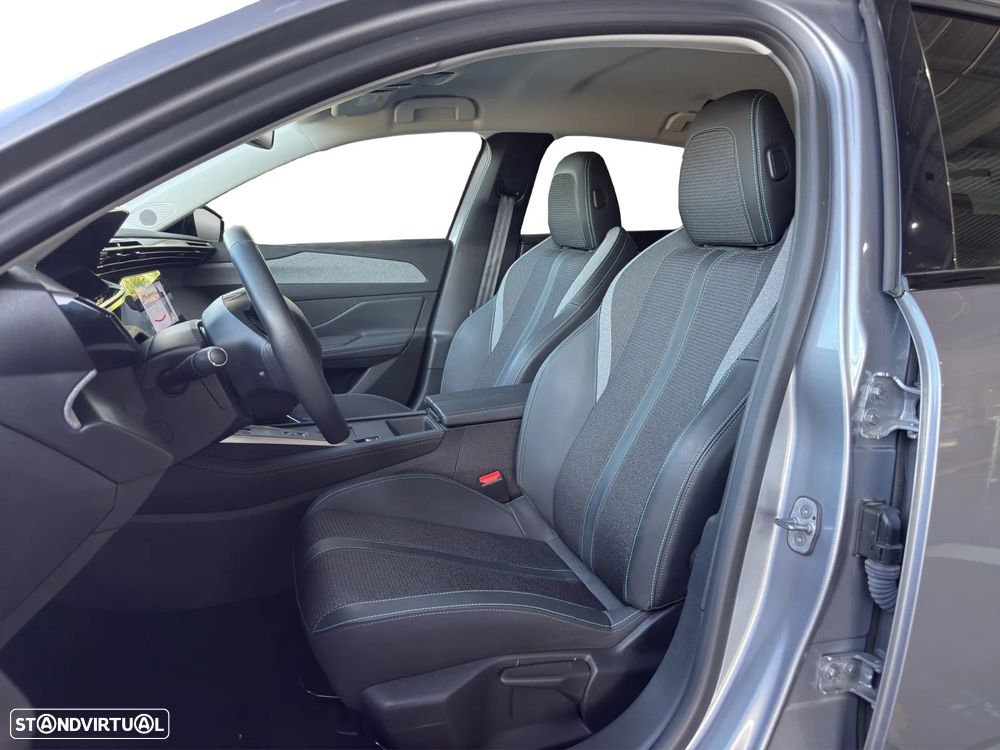 Peugeot e-308 54 kWh Allure - 12