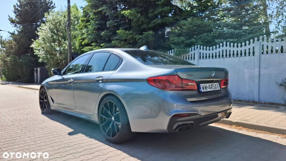 BMW Seria 5 M550i xDrive - 3