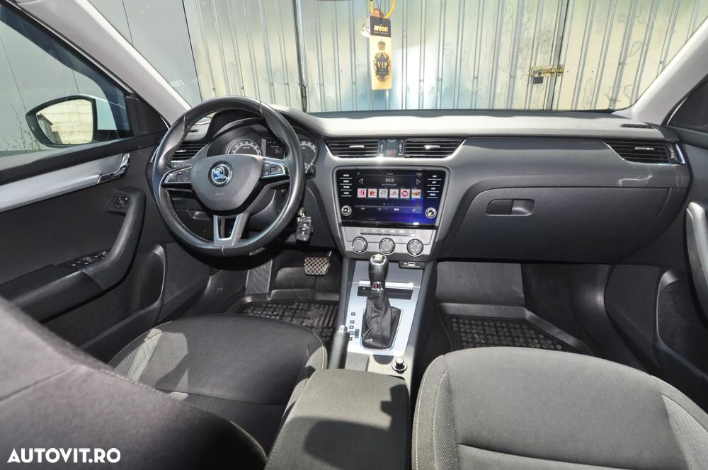 Skoda Octavia 1.6 TDI DSG Ambition - 6