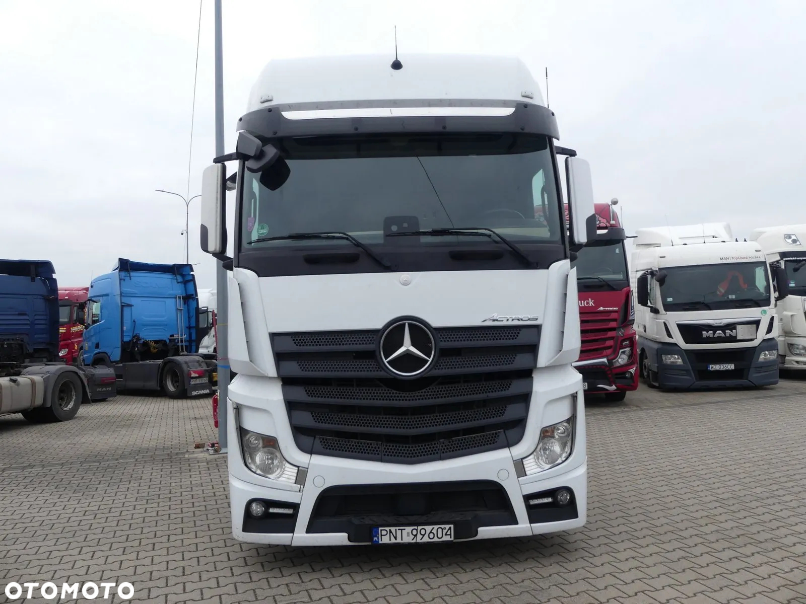 Mercedes-Benz Actros - 2