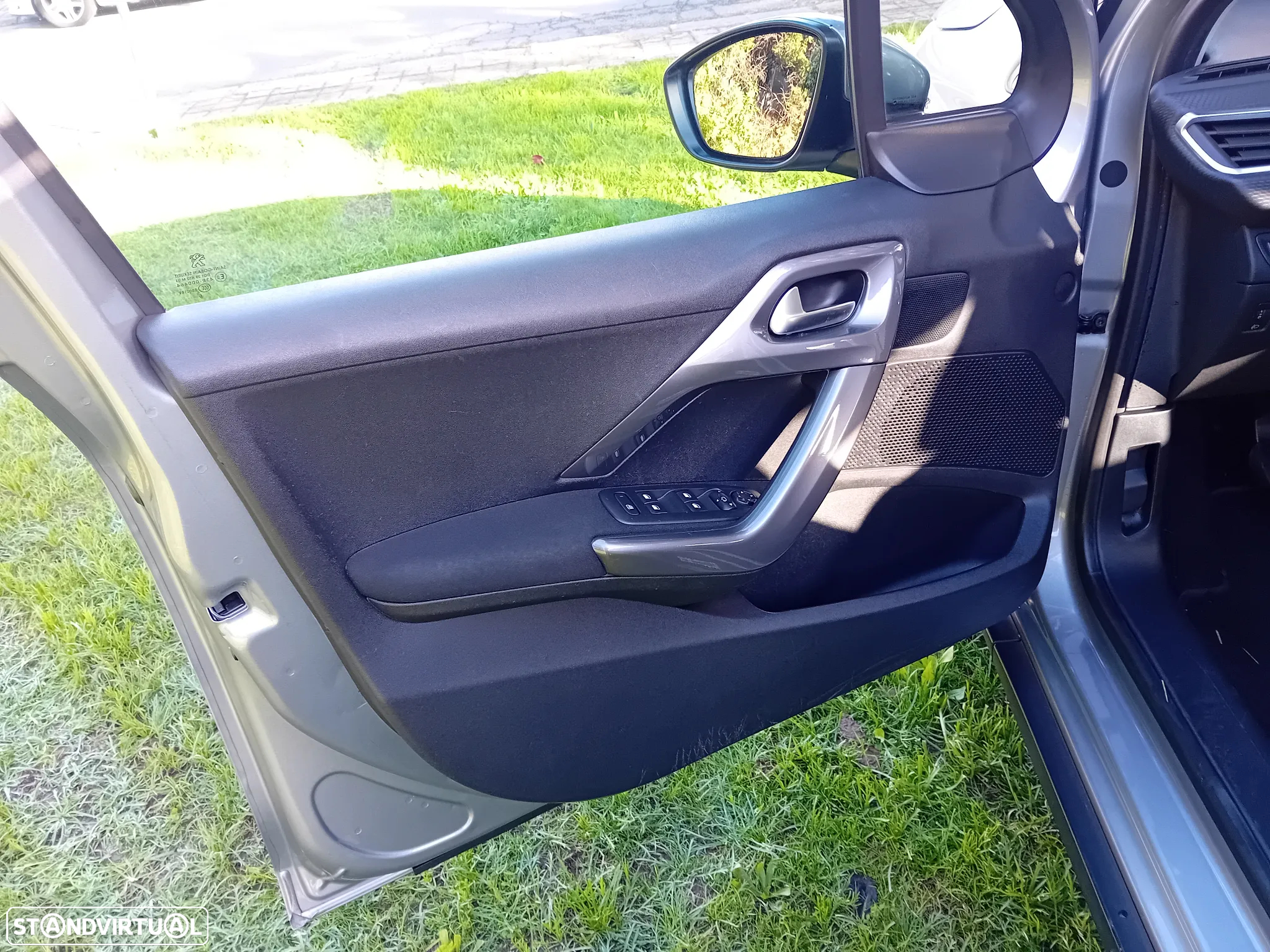 Peugeot 2008 1.6 BlueHDi Style - 4