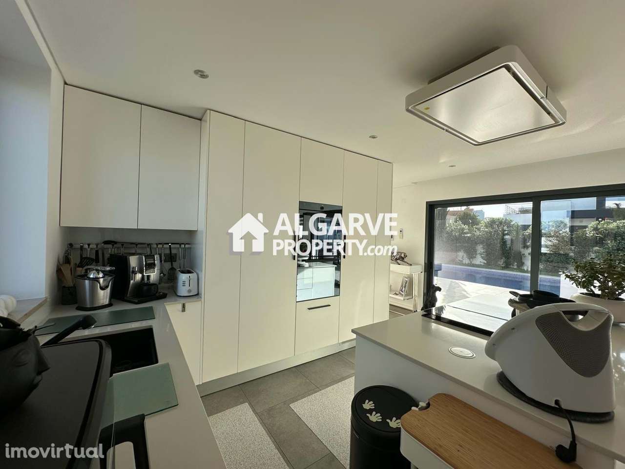 Moradia T3 de Luxo em zona calma e residencial perto da praia em Alcan - Grande imagem: 4/26