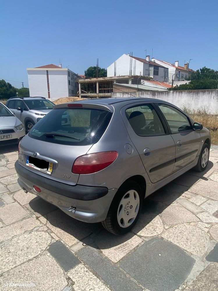 Peugeot 206 1.1 Color Line - 4