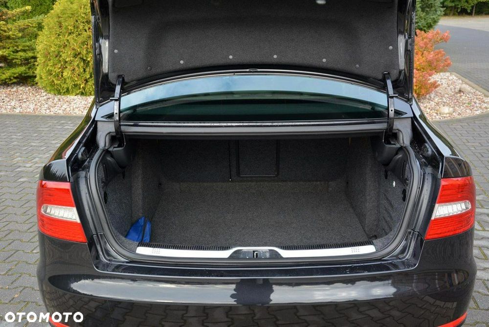 Skoda Superb 2.0 TDI DSG L&K - 38