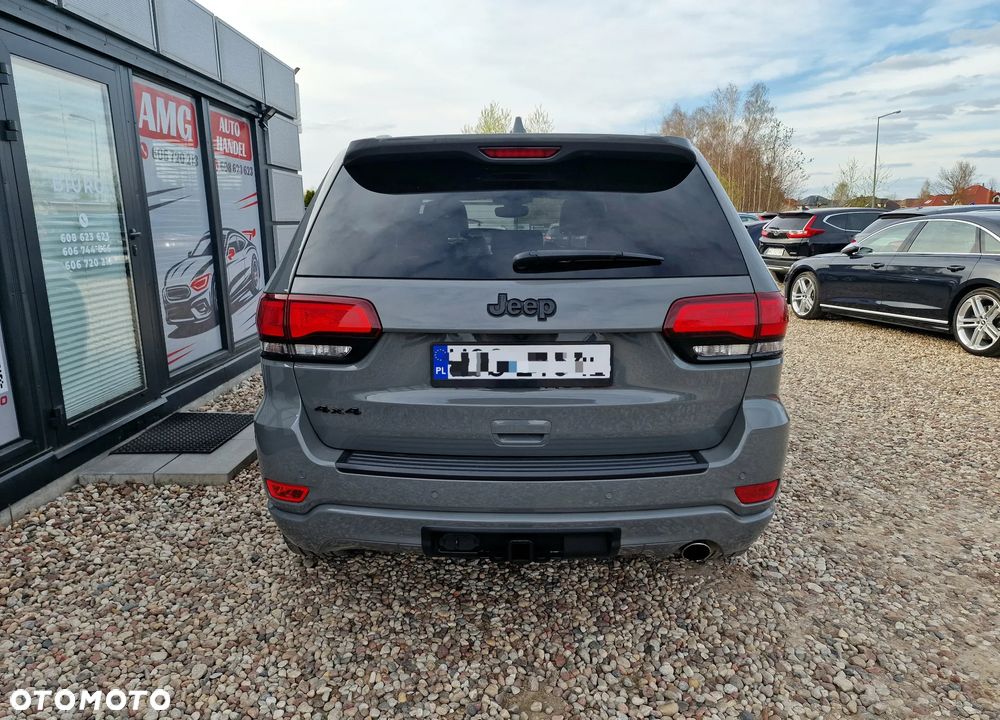 Jeep Grand Cherokee - 9