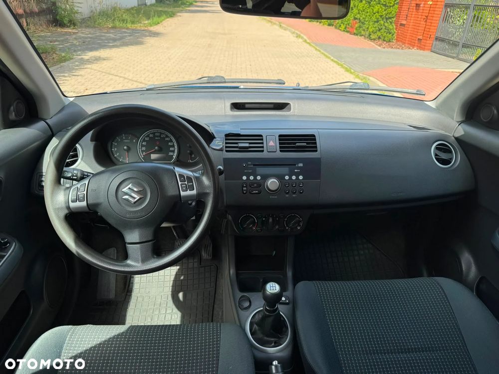 Suzuki Swift 2006 photo 5