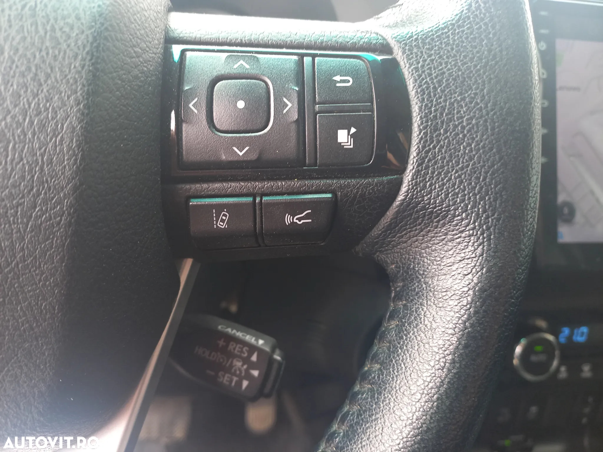 Toyota Hilux 4x4 Double Cab A/T Invincible - 18