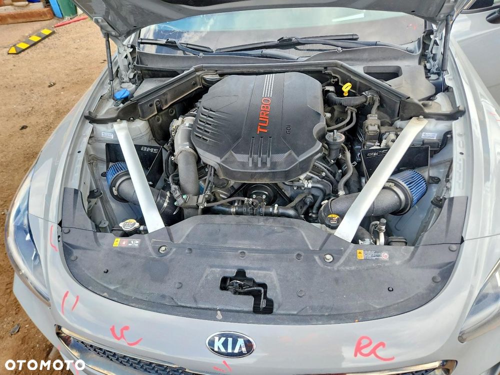 Kia Stinger 3.3 T-GDI AWD GT - 11