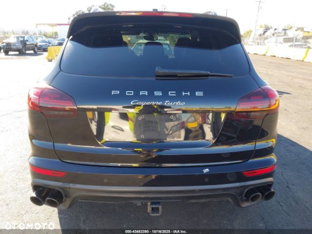 Porsche Cayenne - 15