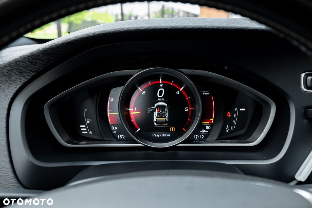 Volvo V40 D2 Geartronic RDesign - 28