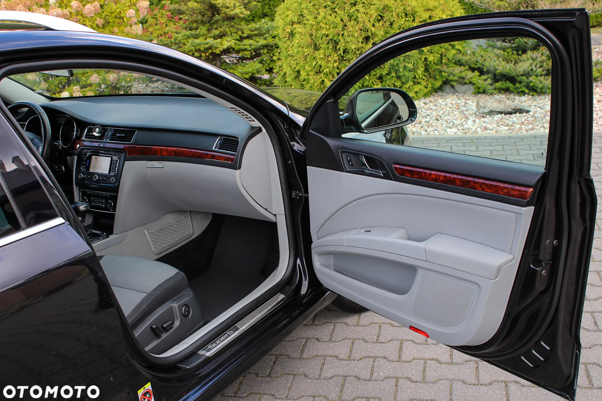 Skoda Superb 2.0 TDI DSG Exclusive - 18