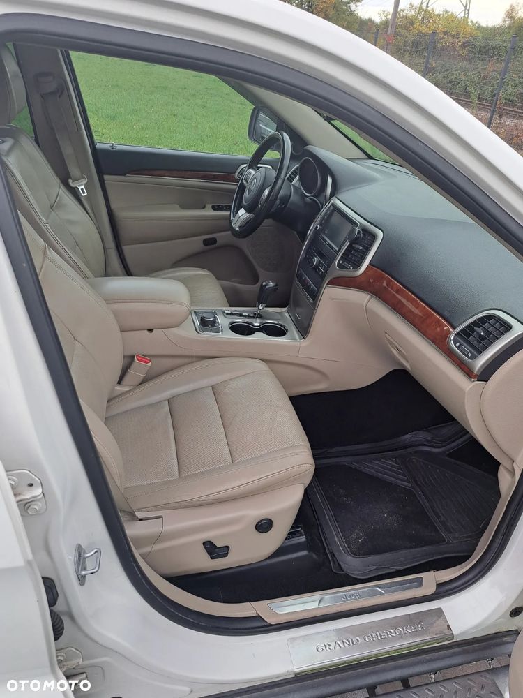 Jeep Grand Cherokee - 17
