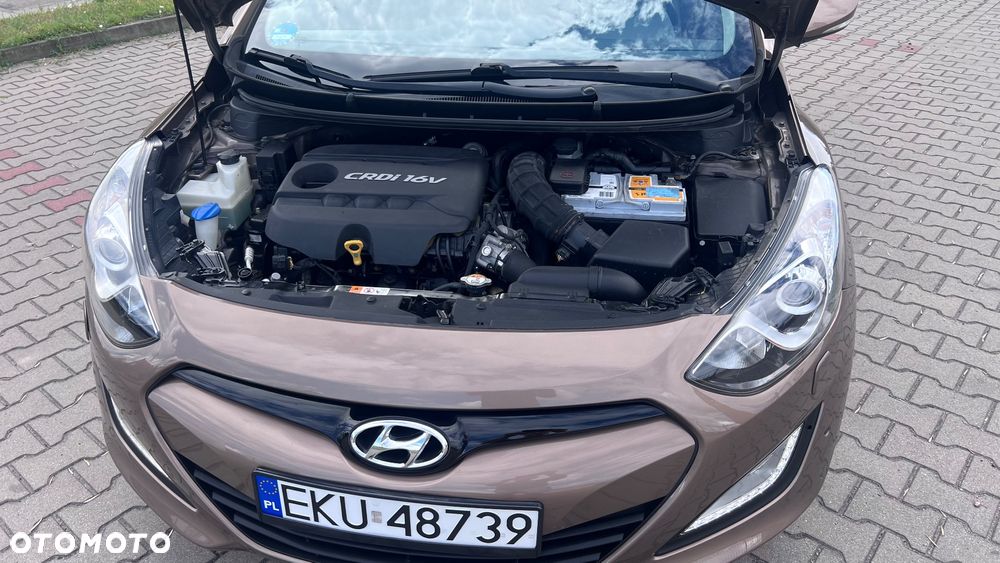 Hyundai i30 i30cw blue 1.6 CRDi Trend - 40