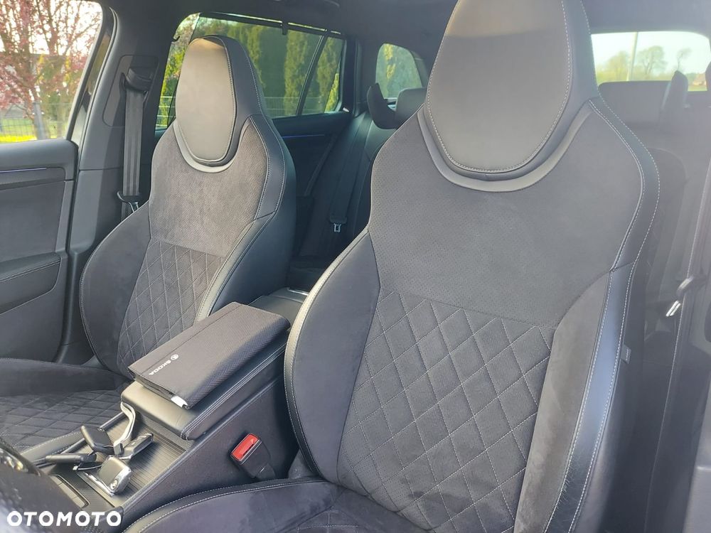 Skoda Superb 2.0 TDI DSG Sportline - 10