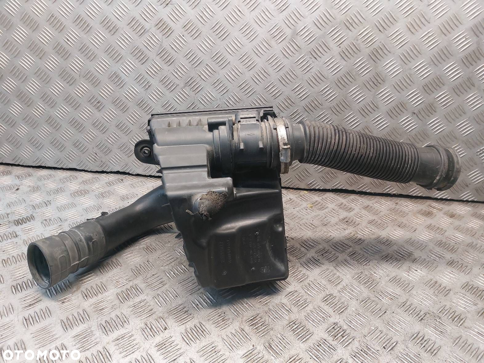 OBUDOWA FILTRA POWIETRZA RENAULT MEGANE III 1.5 DCI 8200947663 8200682558 - 2