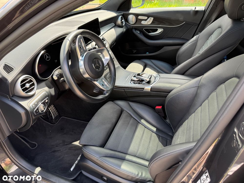 Mercedes-Benz Klasa C 400 4-Matic 9G-TRONIC - 26