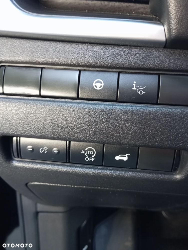 Nissan Rogue - 17