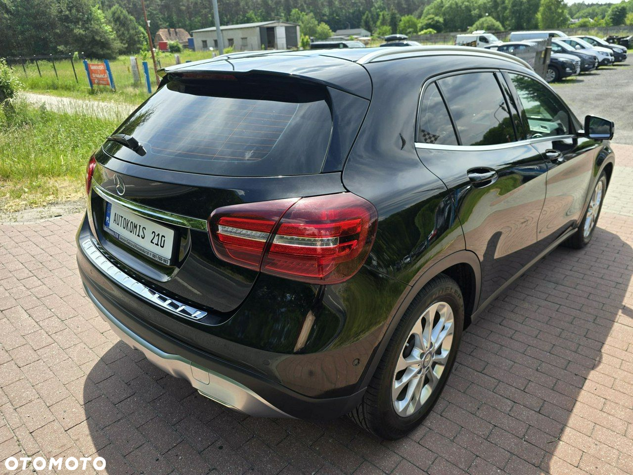 Mercedes-Benz GLA - 10
