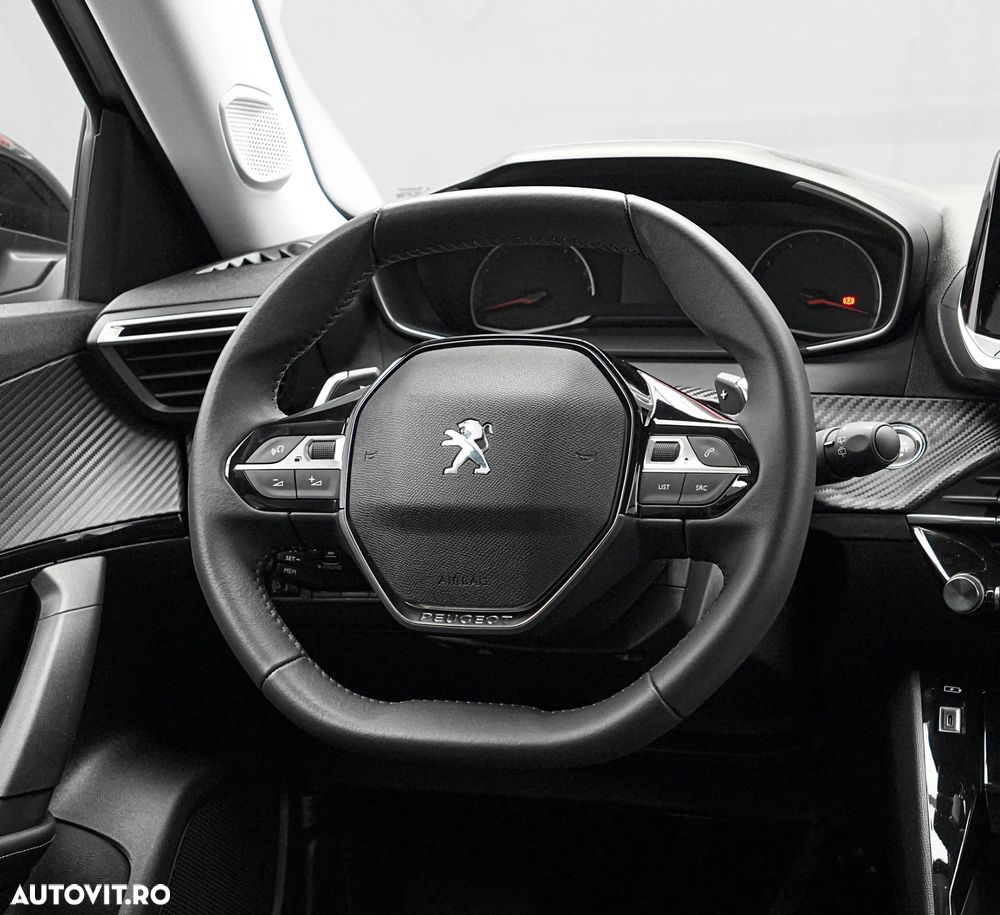 Peugeot 2008 1.2L PureTech 130 S&S EAT8 Allure - 18