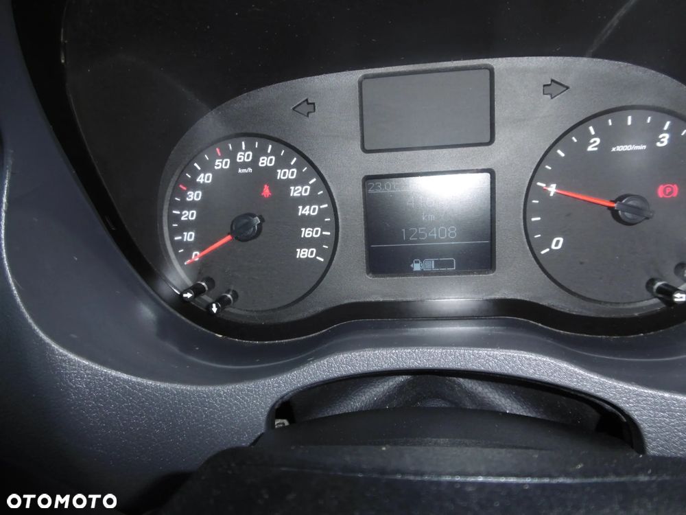 Mercedes-Benz Sprinter - 11