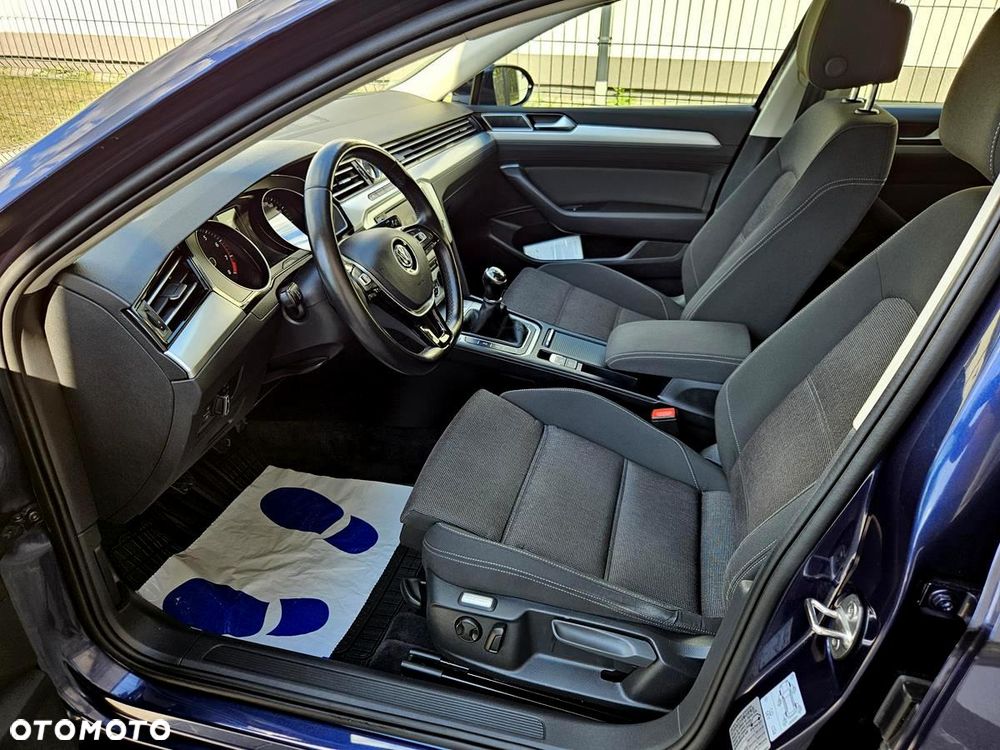 Volkswagen Passat 1.8 TSI BMT Highline - 25