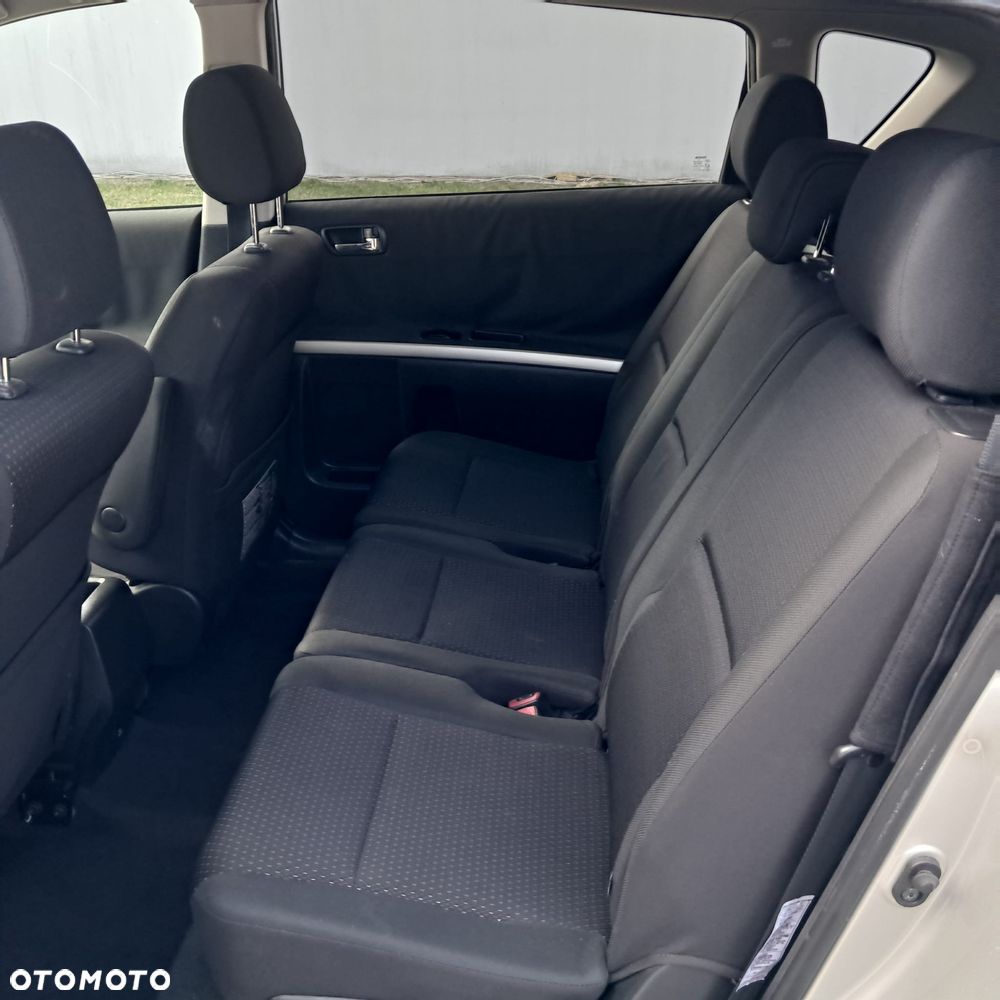 Toyota Corolla Verso - 12