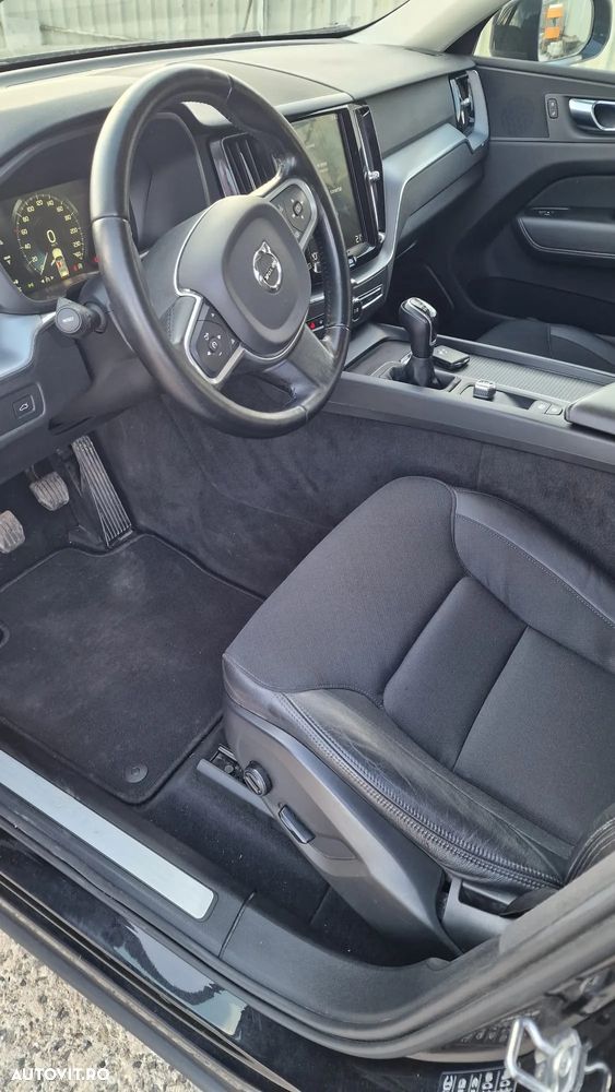 Volvo XC 60 D4 Momentum Pro - 12