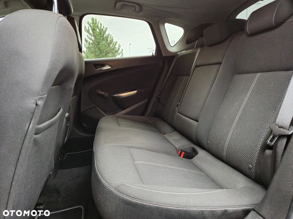 Opel Astra IV 1.4 Cosmo - 11