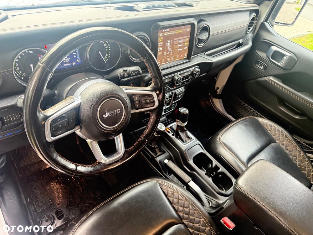 Jeep Wrangler - 5