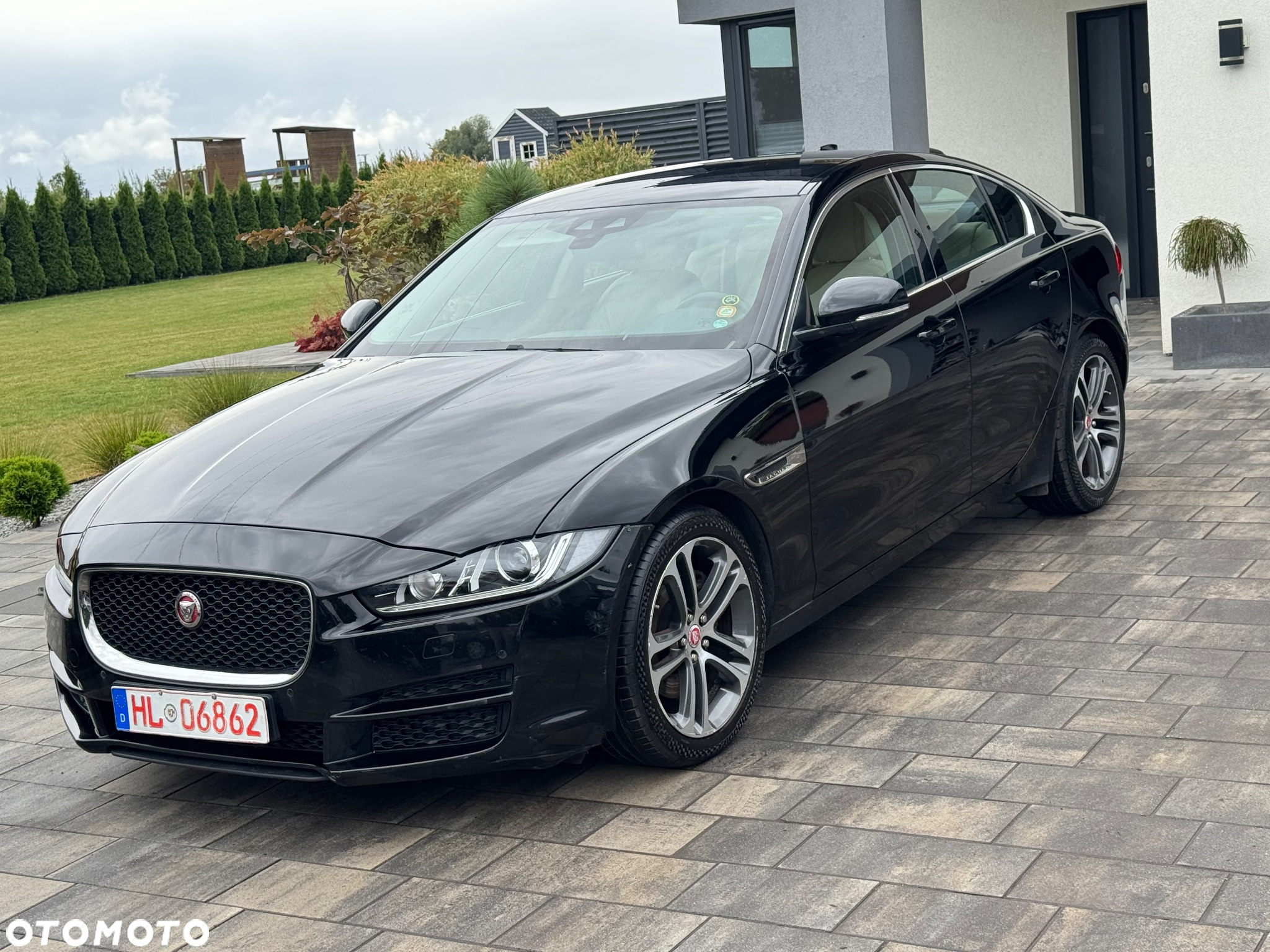 Jaguar XE 2.0 D Prestige - 21