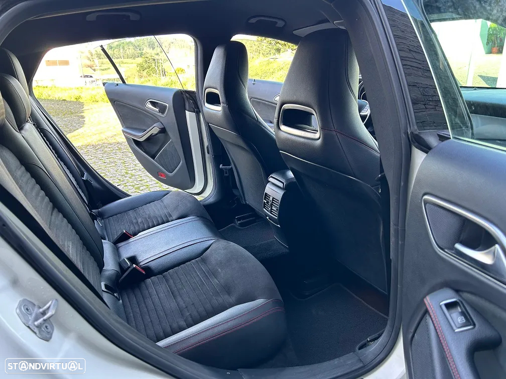 Mercedes-Benz CLA 220 Shooting Brake (CDI) d 7G-DCT AMG Line - 19