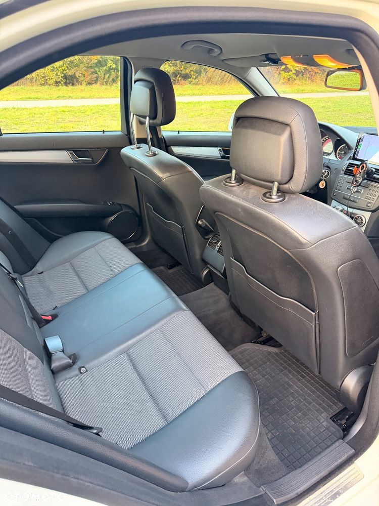 Mercedes-Benz Klasa C 220 CDI 7G-TRONIC Avantgarde Edition - 11