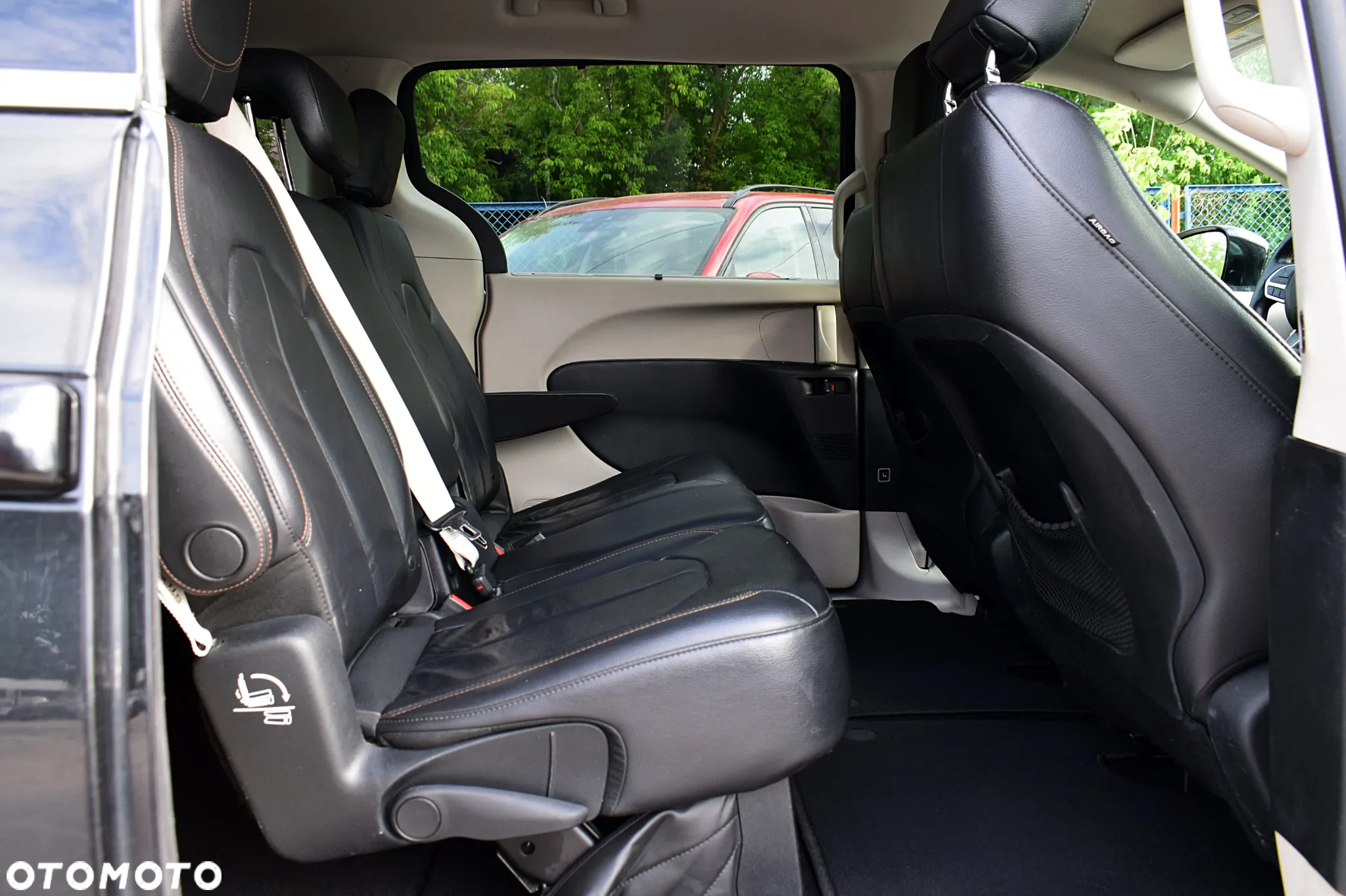 Chrysler Pacifica - 8