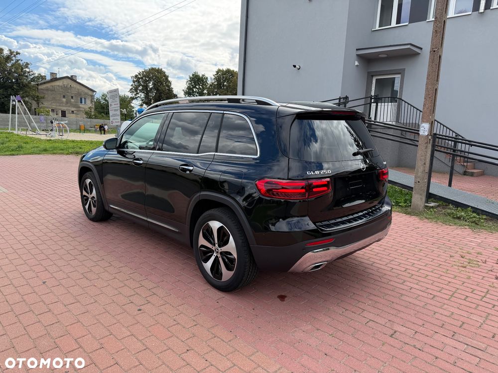 Mercedes-Benz GLB 250 mHEV 4-Matic Progressive 8G-DCT - 4