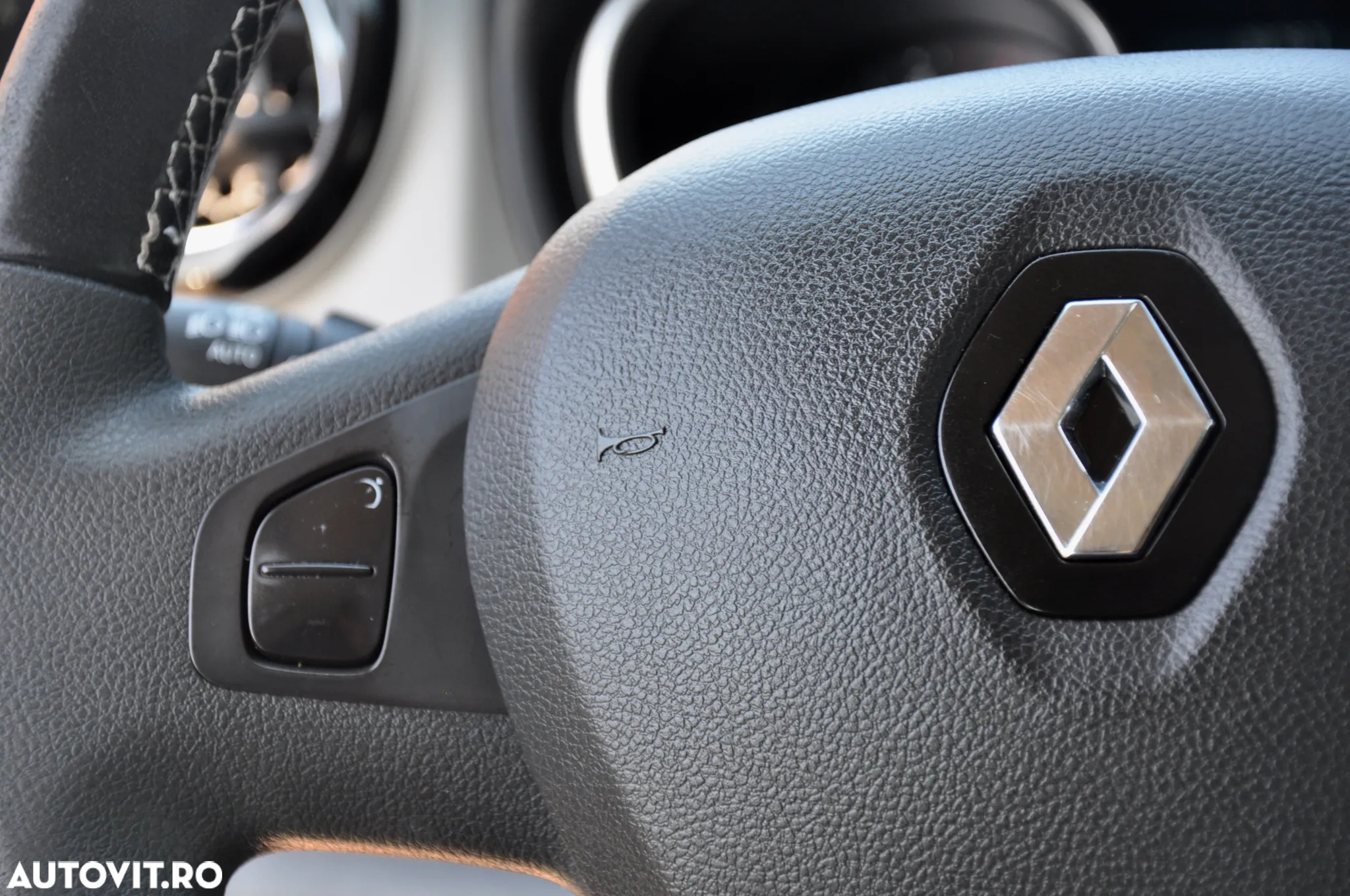 Renault Trafic - 25