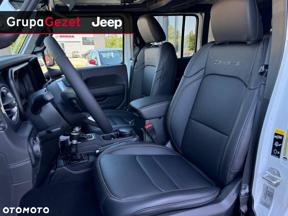 Jeep Wrangler - 4