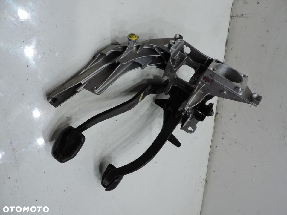 PEDAŁY HAMULCA SPRZĘGŁA AUDI A4 B7 2.0 TDI - 6